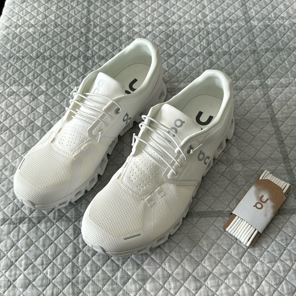 OC - White Tennis shoes